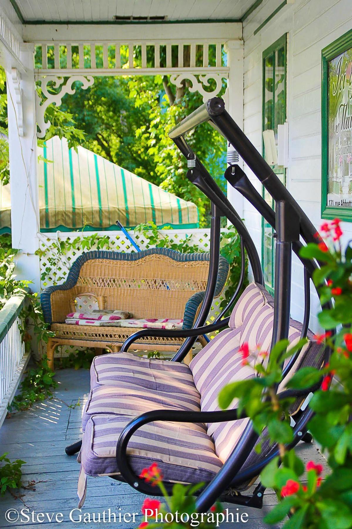 Ici Et Maintenant Bed & Breakfast Magog Exterior photo